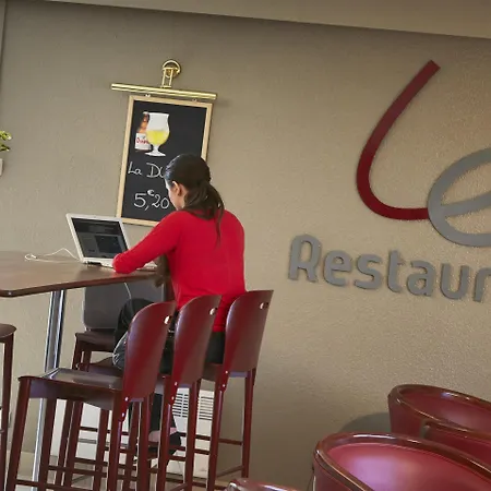 Hotel Campanile - Lomme 3*