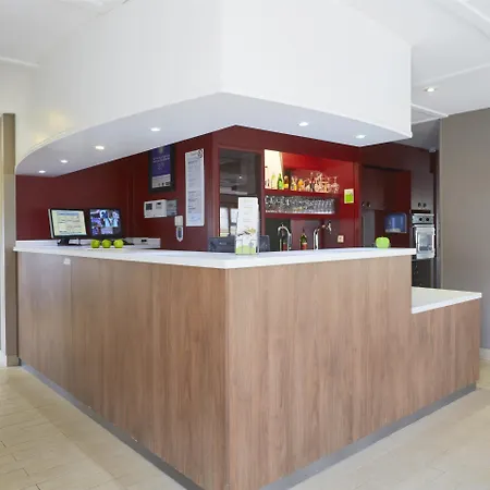 - 洛姆钟楼酒店 3*